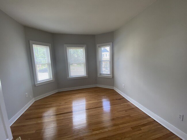Building Photo - 140 Callender St
