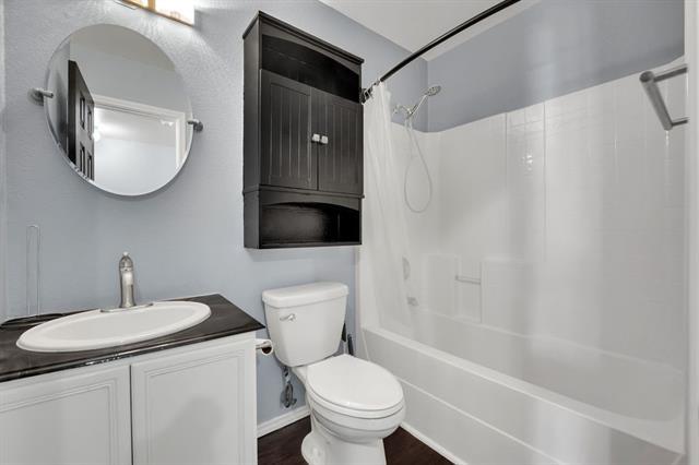 Building Photo - 909 Carlton Rd