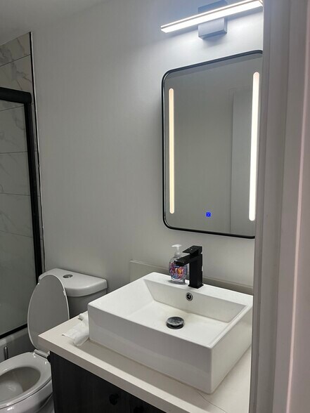 Building Photo - 246 N Dillon St