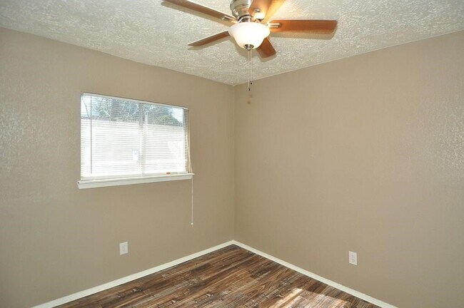 Building Photo - 5418 Heronwood Dr