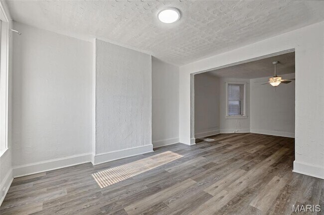 Building Photo - 2703 N Spring Ave
