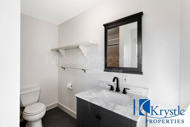 Building Photo - 155 W I St