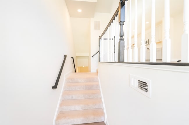 Building Photo - 23788 Myrtle Glen Way