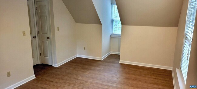 Building Photo - 21 Stonewall Rd