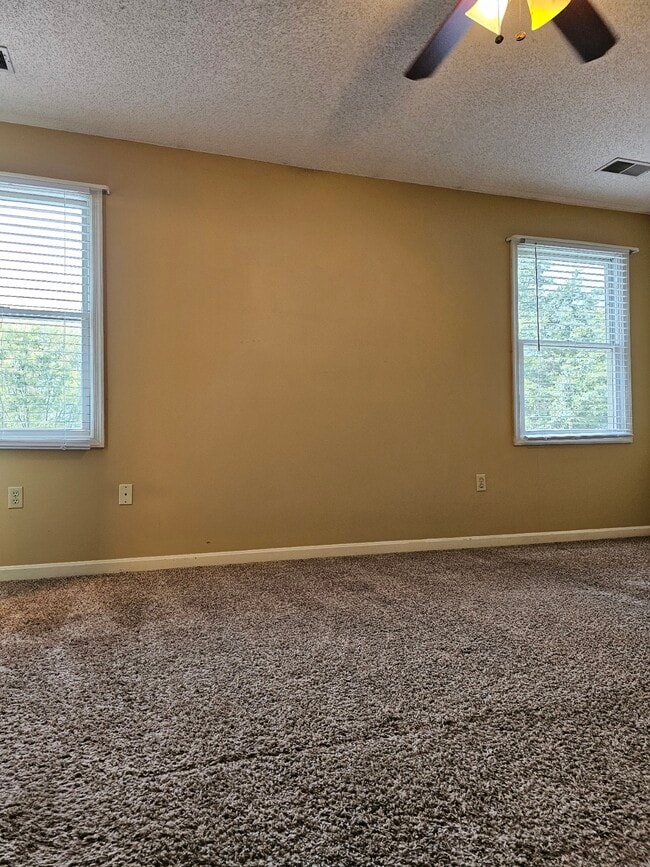 Building Photo - 113 Senseny Glen Dr