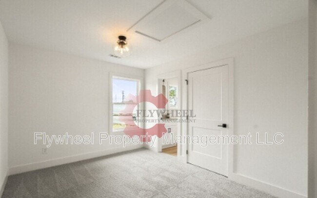 Building Photo - 103 Rayon Dr