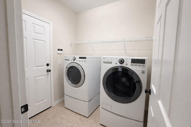 Building Photo - 1979 Tullagee Ave