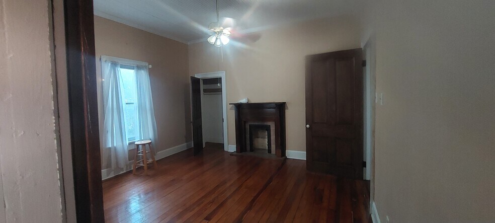 Building Photo - 250 S Ann St