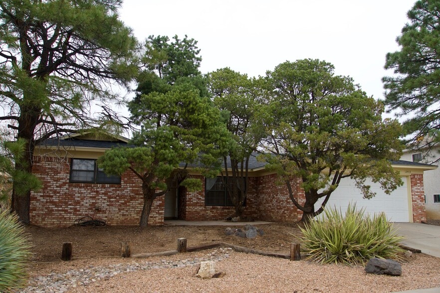 Front - 12413 Morocco Rd NE