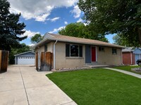 Building Photo - 3 Bed/2 Bath Ranch Home on Large Lot with Oversized Garage