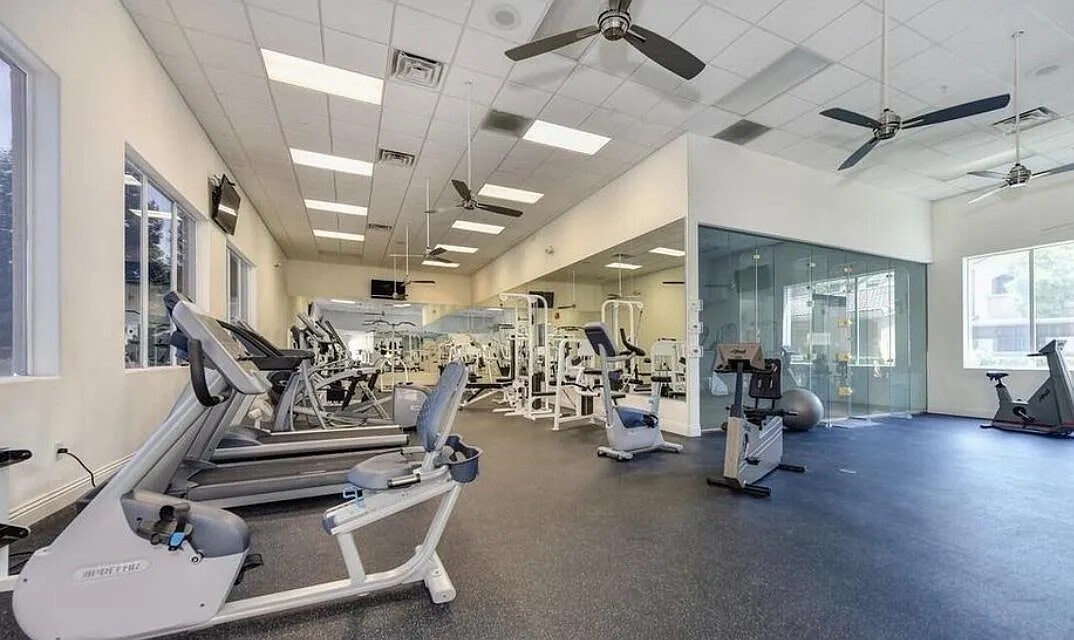 Building Photo - 501 Gibson Dr