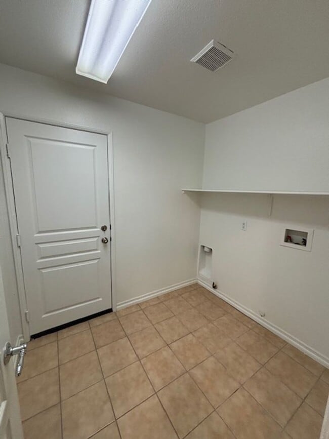 Building Photo - 2684 Jade Tree St