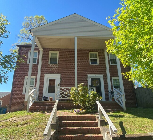 Primary Photo - 1609 W Club Blvd