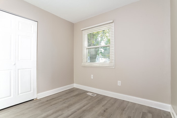 Building Photo - 990 Sheffield Dr