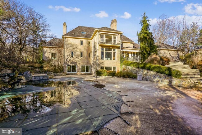 Building Photo - 9939 Bentcross Dr