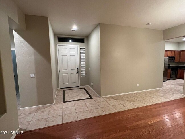 Building Photo - Beautiful 4 bedroom/ 2bath all on one story.
