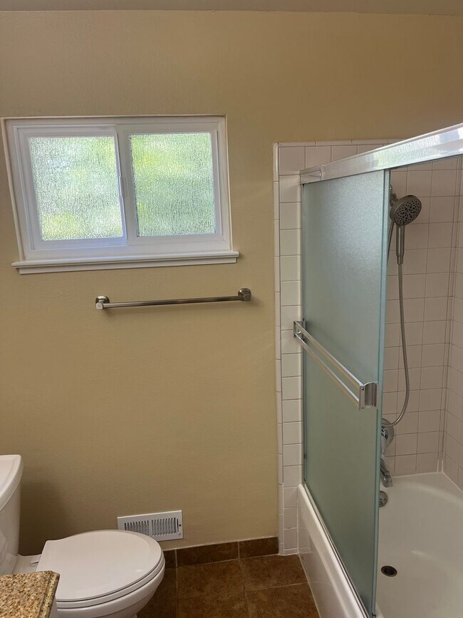 Building Photo - 1080 Maraschino Dr