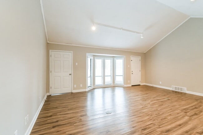 Building Photo - 5481 Raleigh Lagrange Rd