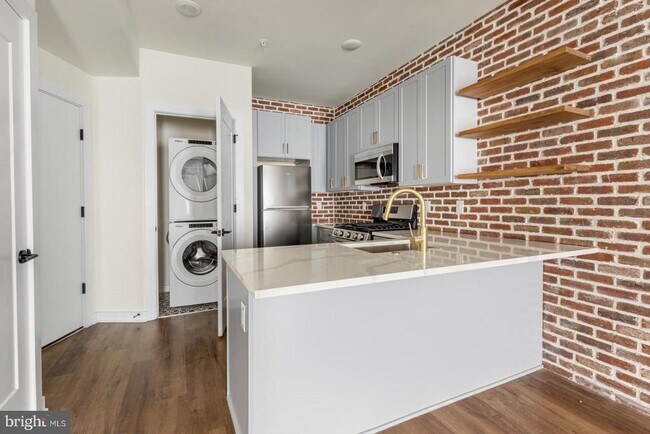 Building Photo - 2401 Frankford Ave