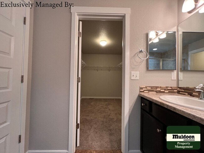 Building Photo - SEE ME TODAY! Beautiful 3 bedroom home tha...
