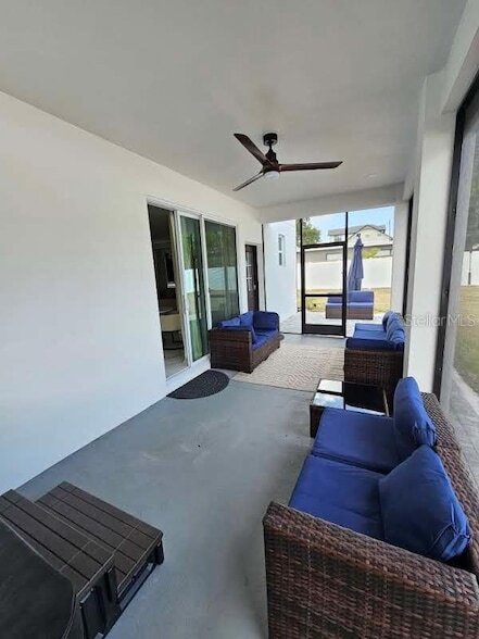 Building Photo - 2075 Jewell Ave