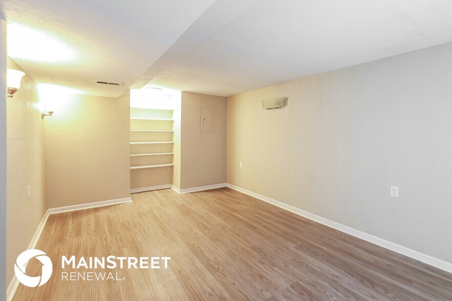 Building Photo - 11521 N McGee St