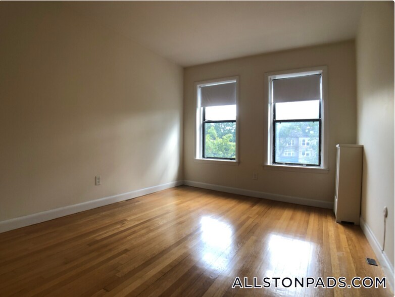 Building Photo - 1135 Commonwealth Ave