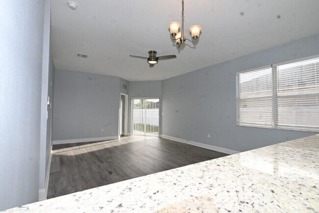 Building Photo - 24852 Portofino Dr