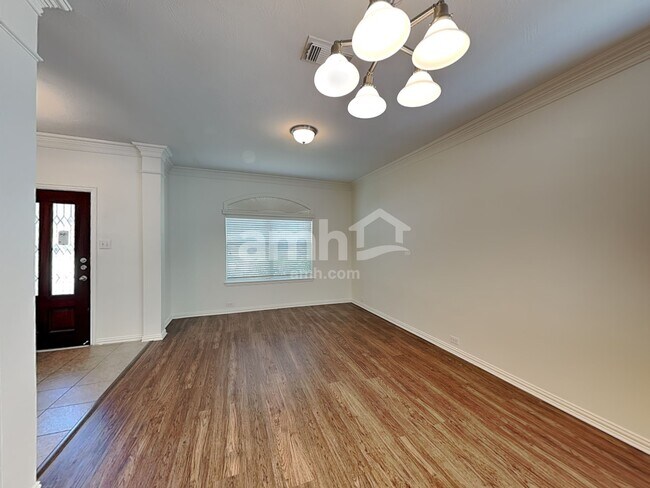 Building Photo - 2610 Dawn River Ln