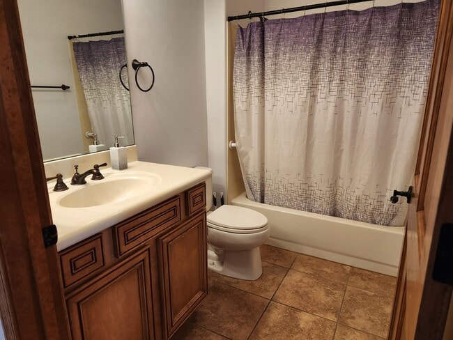 Building Photo - Furnished Bison Cove - 2 bed / 2 bath - Furnished Unit