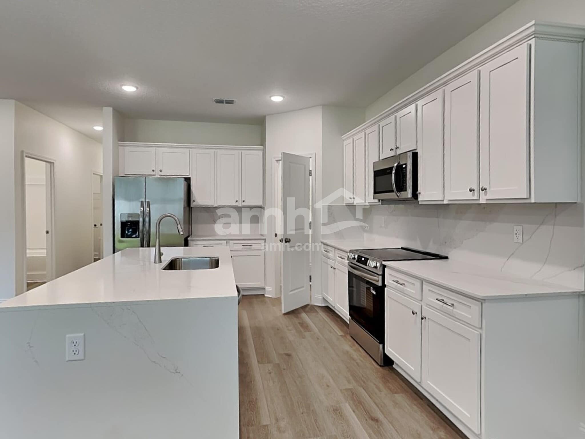 Building Photo - 11655 Hillside Dr