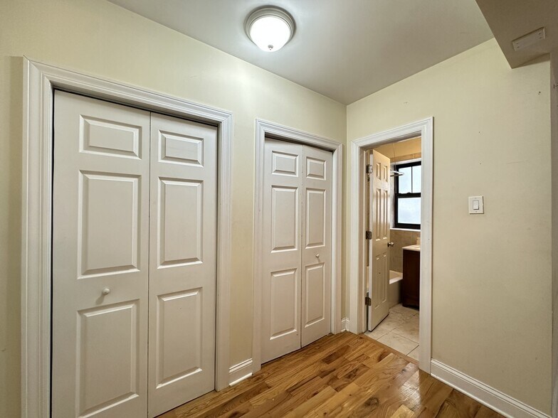 Building Photo - 1314 N Dearborn