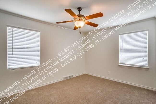 Building Photo - 518 Malden Dr