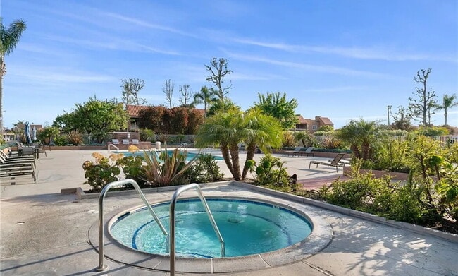 Building Photo - charming 1-bedroom, 1-bathroom