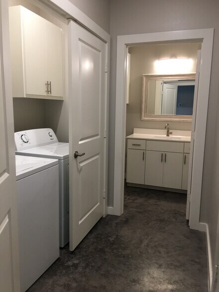 Laundry/Powder Room - 10649 Brothers Ln