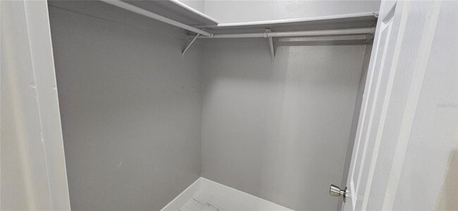 Building Photo - 606 SE 13th Ct