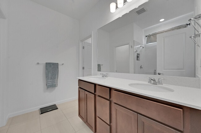 Building Photo - 9765 SW Meridian Wy