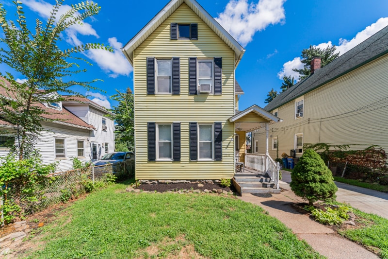 Building Photo - 2051 W 45th St