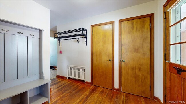 Building Photo - 178 Barnes Rd