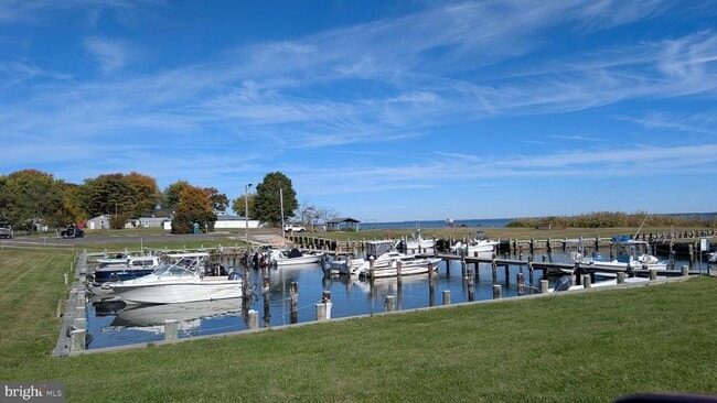 Building Photo - 922 Petinot Pl