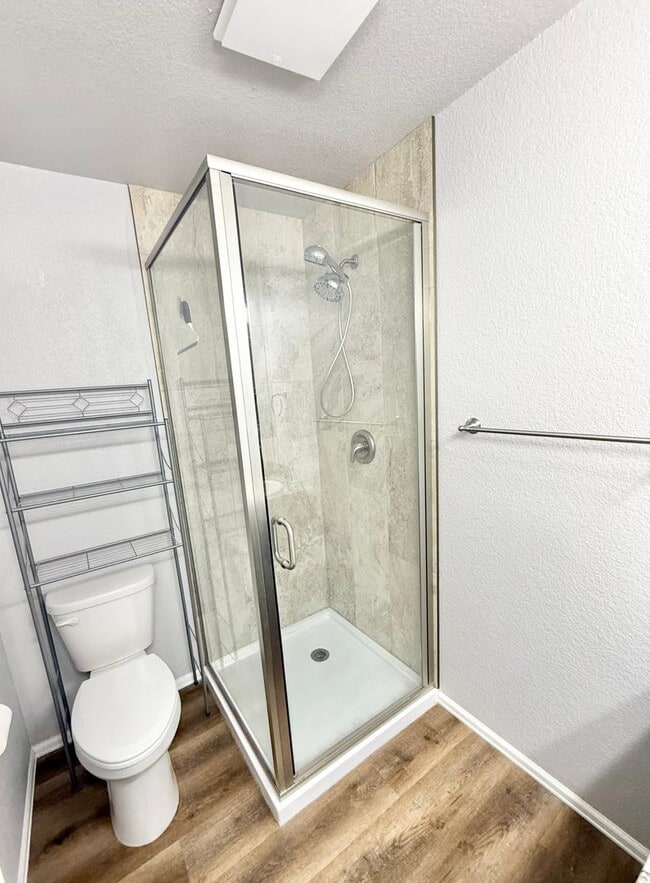 Building Photo - Like New home on Sweetwater for rent!