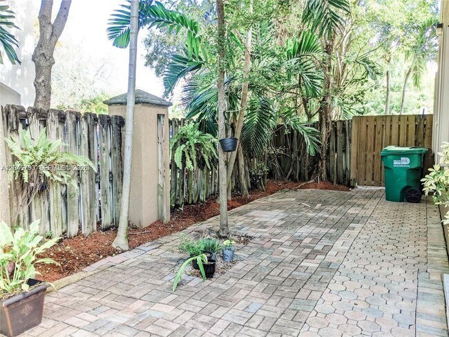Building Photo - 8853 SW 108th Pl