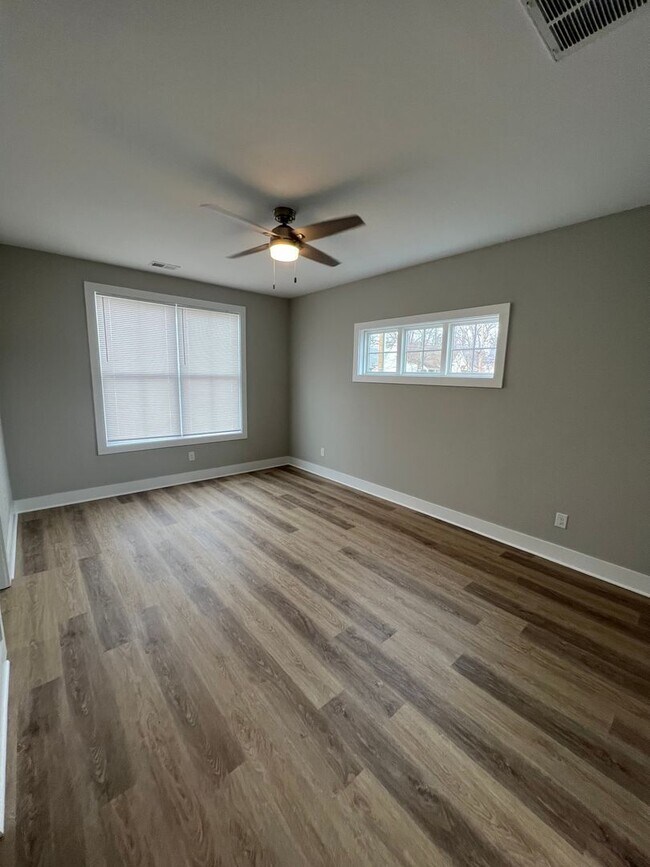 Building Photo - 108 Tivoli Path