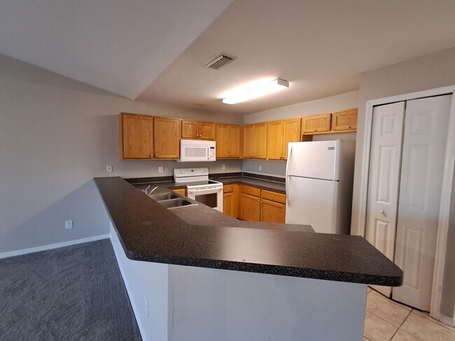 Building Photo - 1144-1146 Harry Ave S