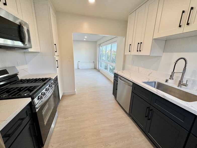 Building Photo - 3419-31 Keystone Ave