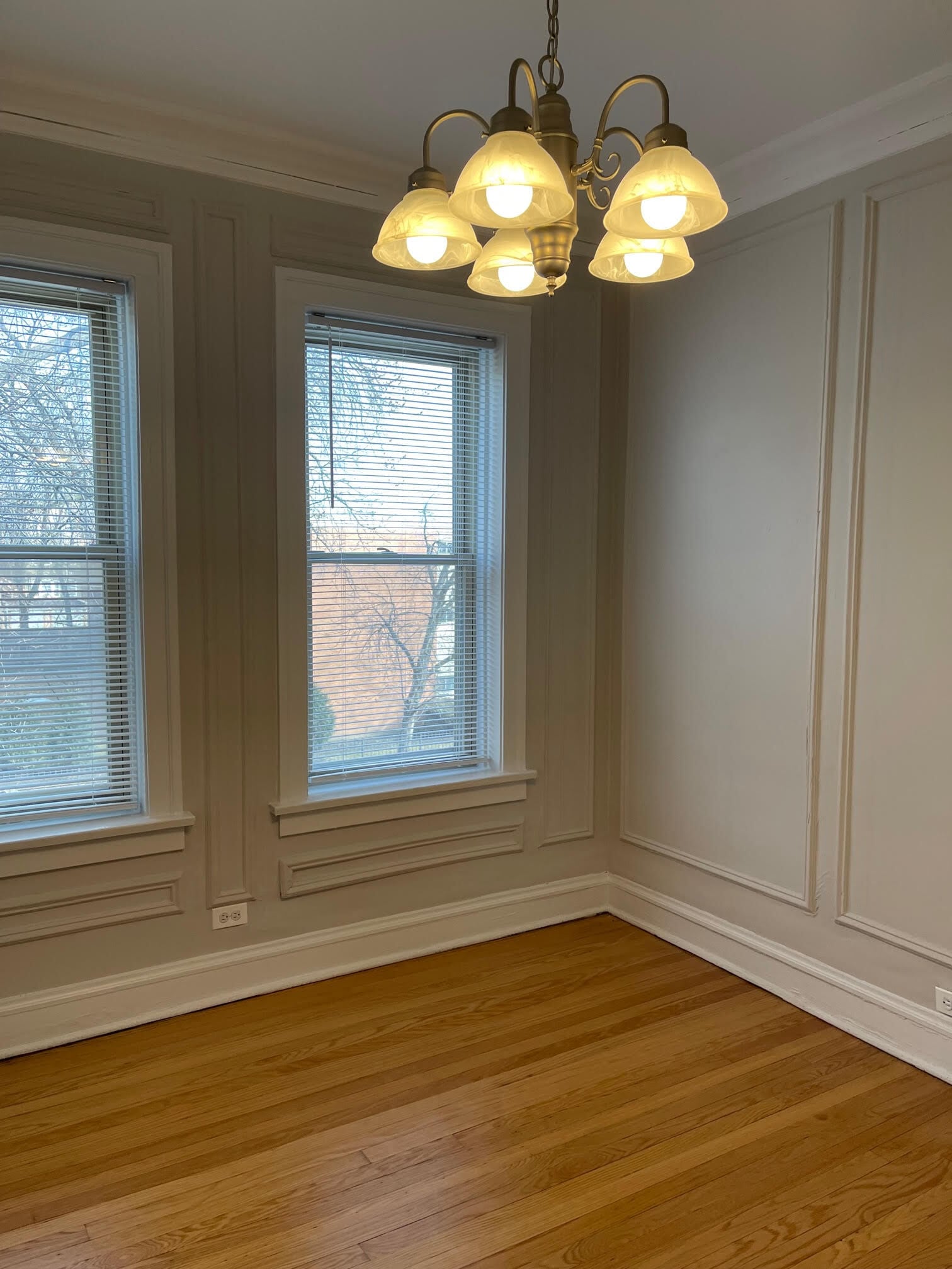 Building Photo - 1637 W Estes Ave