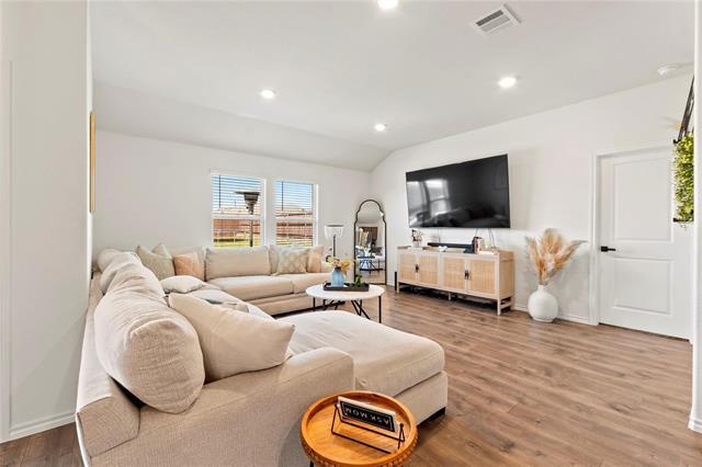 Building Photo - 985 Alton Dr