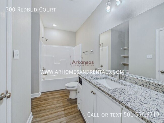 Building Photo - 300 Redbud Ct