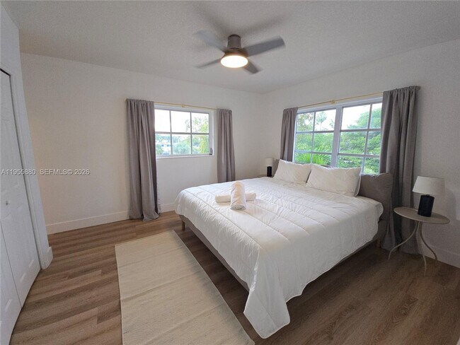 Building Photo - 2424 SE 17th St