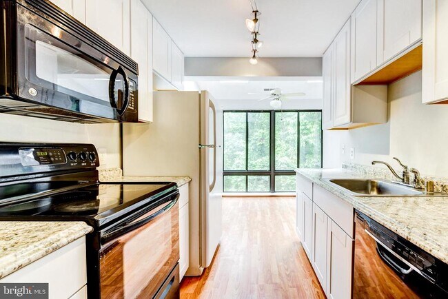 Building Photo - 18110 Chalet Dr